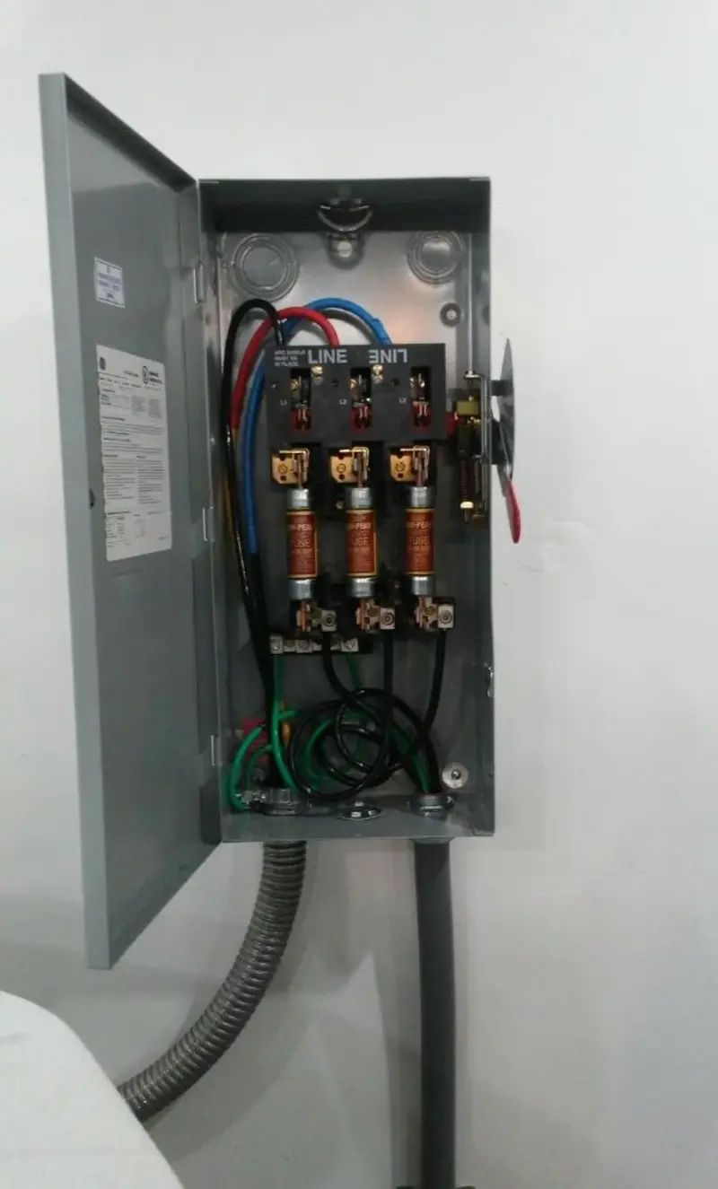 Three-phase disconnect switch installed for Smoke Detector Installation in Beach Park